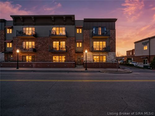 218 Mulberry St, Jeffersonville, IN, 47130-3329 | Card Image