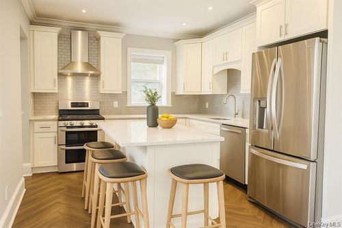 1st-9 9th St, New Rochelle, NY, 10801-5802 | Card Image