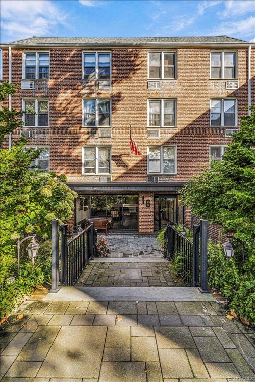 2y-16 Main St, East Rockaway, NY, 11518-2041 | Card Image