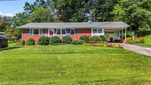 1326 Brookdale Dr, Asheboro, NC, 27205-7108 | Card Image