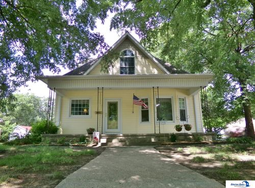823 N 10th St, Beatrice, NE, 68310-2316 | Card Image