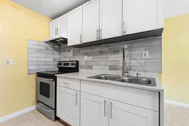 1228 Highview Rd, House other with 3 bedrooms, 2 bathrooms and null parking in Lantana FL | Image 16