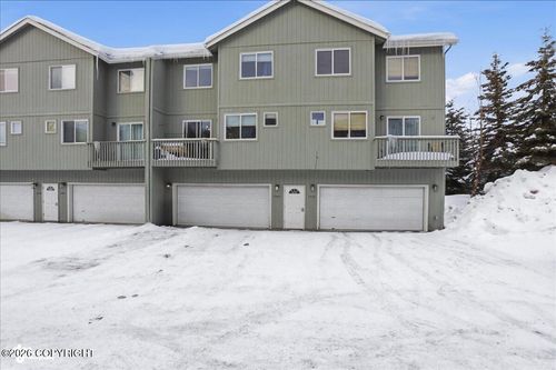 7447 Meadow St, Anchorage, AK, 99507-2641 | Card Image