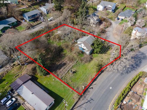 744 N Main Ave, WhiteSalmon, WA, 98672 | Card Image