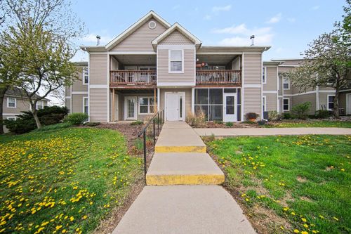 1305 Millbrook Trl, Ann Arbor, MI, 48108-5918 | Card Image