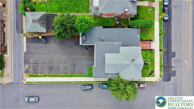 801 W Broad St, Home with 4 bedrooms, 5 bathrooms and 8 parking in BETHLEHEM PA | Image 5