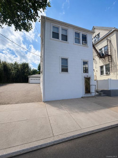 142 N 6th Ave, Mount Vernon, NY, 10550-1204 | Card Image