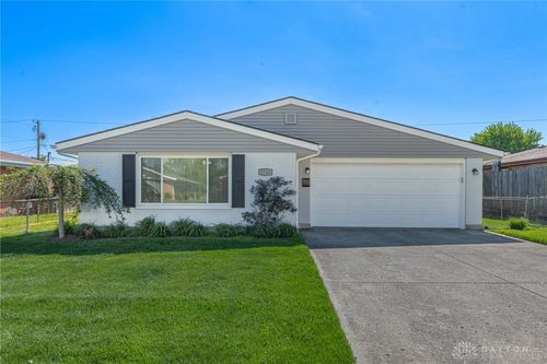 2716 Horstman Dr, Kettering, OH, 45429-3728 | Card Image