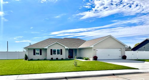 709 E 19th St, Cozad, NE, 69130-1201 | Card Image