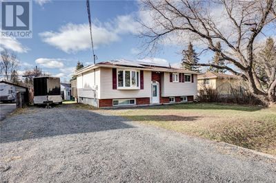 3337 Romeo St, House other with 4 bedrooms, 2 bathrooms and null parking in Val Caron ON | Image 2