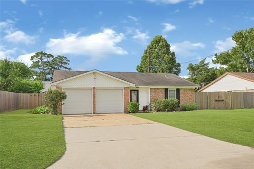 10010 Lost Pine Dr, Baytown, TX, 77521-4920 | Card Image