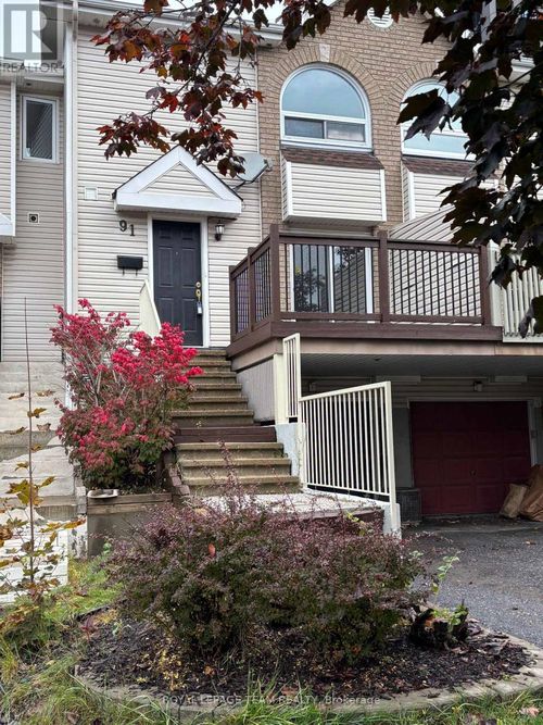 91 Thornbury Cres, Nepean, ON, K2G6C4 | Card Image
