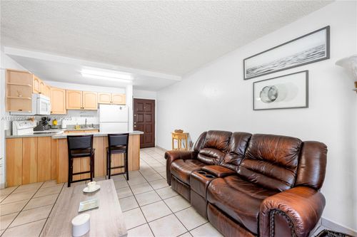 apt-3-747 Nw 13th Ave, Miami, FL, 33125-3711 | Card Image