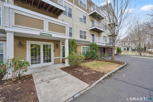 unit-209-26 Schoolhouse Dr, West Hartford, CT, 06110-1437 | Card Image