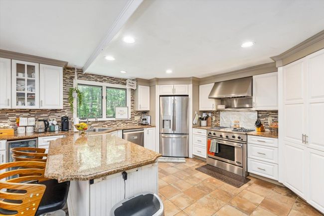 10 Cranberry Rd, House other with 5 bedrooms, 5 bathrooms and null parking in Keene NH | Image 17