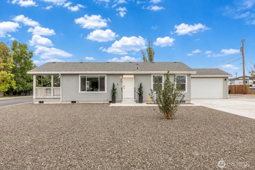 906 S C St, Moses Lake, WA, 98837-2044 | Card Image