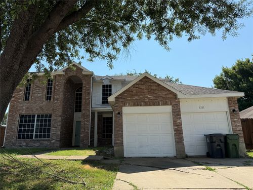 5201 Tennis Villa Dr, Arlington, TX, 76017-1759 | Card Image