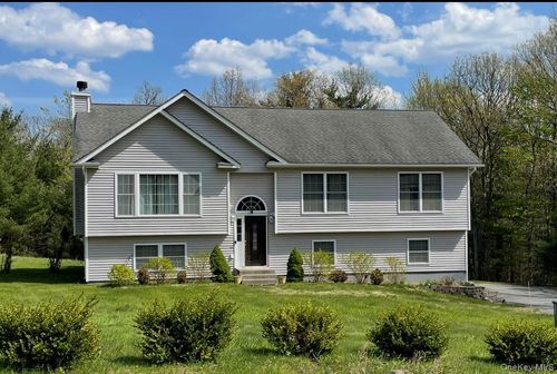9 Masten Lake Ct, Wurtsboro, NY, 12790-3126 | Card Image