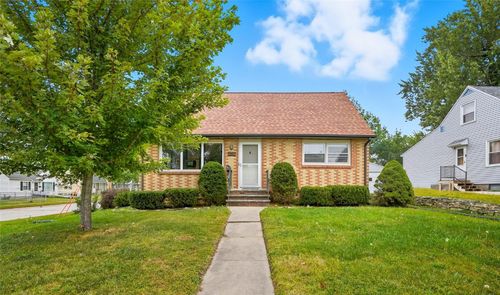 654 26th St Se, Cedar Rapids, IA, 52403-2958 | Card Image