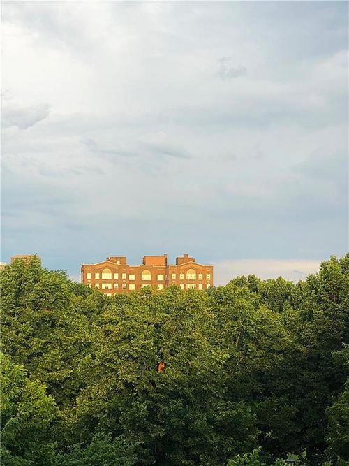 apt-7a-4618 Warwick Blvd, Kansas City, MO, 64112-1783 | Card Image