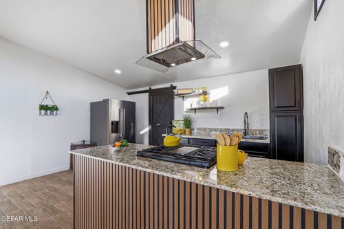 148 Papaya St, El Paso, TX, 79915-3622 | Card Image