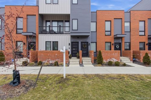 2744 Harrison St, Detroit, MI, 48216-1252 | Card Image