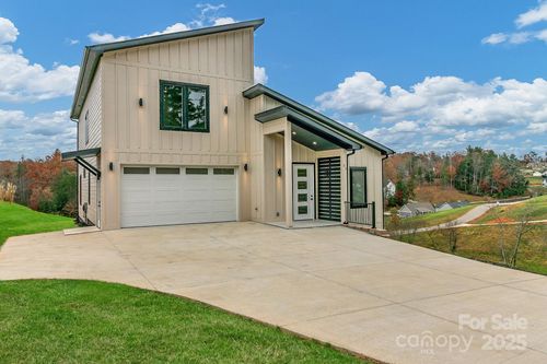 52 Temujin Dr, Leicester, NC, 28748-8824 | Card Image