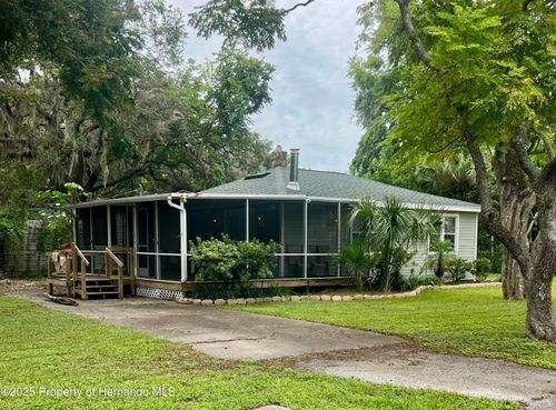 1729 S Pinellas Ave, Tarpon Springs, FL, 34689-1945 | Card Image