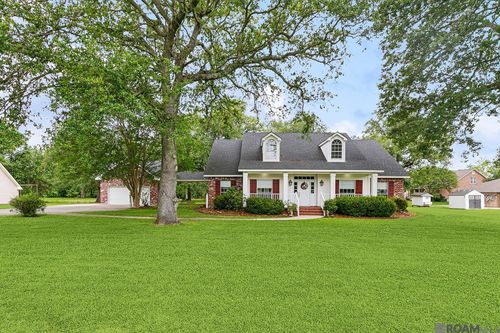 186 Sarah Victoria Dr, Belle Chasse, LA, 70037-4144 | Card Image