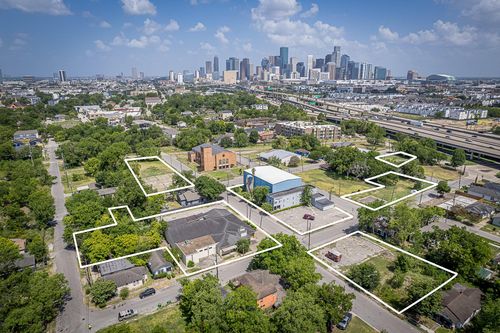 3229 Hadley St, Houston, TX, 77004-2033 | Card Image