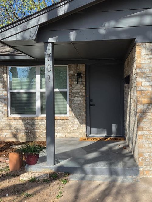 701 Royal Ave, Midwest City, OK, 73130-2712 | Card Image