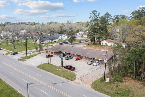 1002 W Bluff St, Woodville, TX, 75979-4736 | Card Image