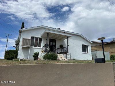 401 E Cedar Street, House other with 2 bedrooms, 1 bathrooms and null parking in Globe AZ | Image 3