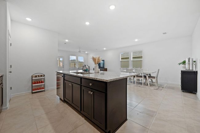 228 Little Spring Ct, House other with 5 bedrooms, 3 bathrooms and 2 parking in Anahuac TX | Image 9