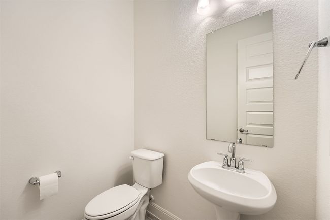 Half Bathroom | Image 15