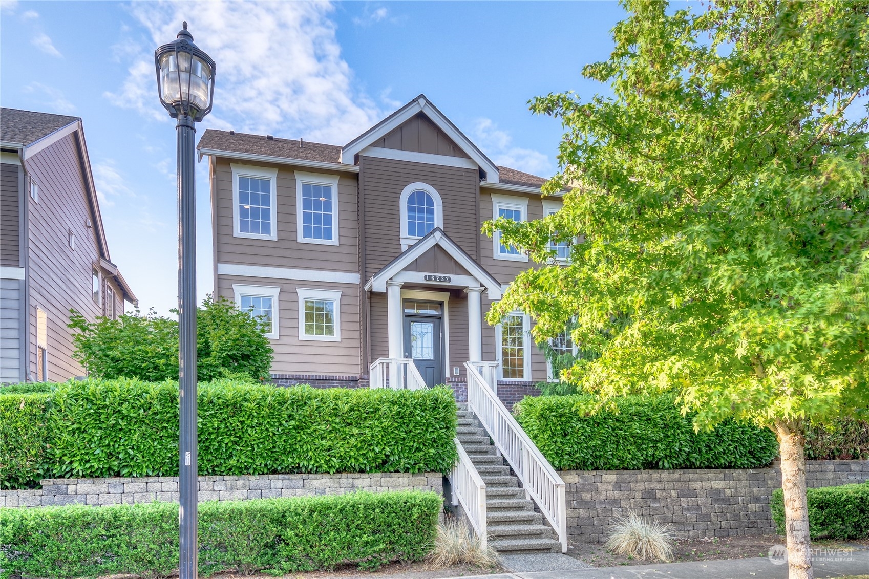 139th Ct, Renton, WA 98059