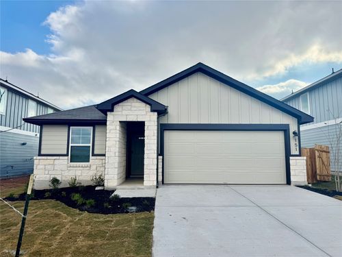 151 Boondoggle Rdg, Cedar Creek, TX, 78612-2243 | Card Image