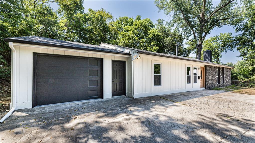 Hawthorne Ave, Independence, MO 64052
