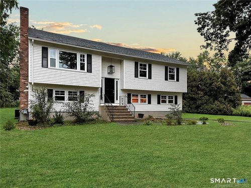 7 Palmer Cir, Cromwell, CT, 06416-2158 | Card Image