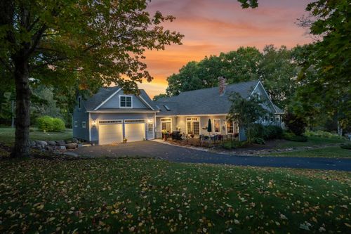 10-10 Eastward, Rockport, ME, 04856 | Card Image
