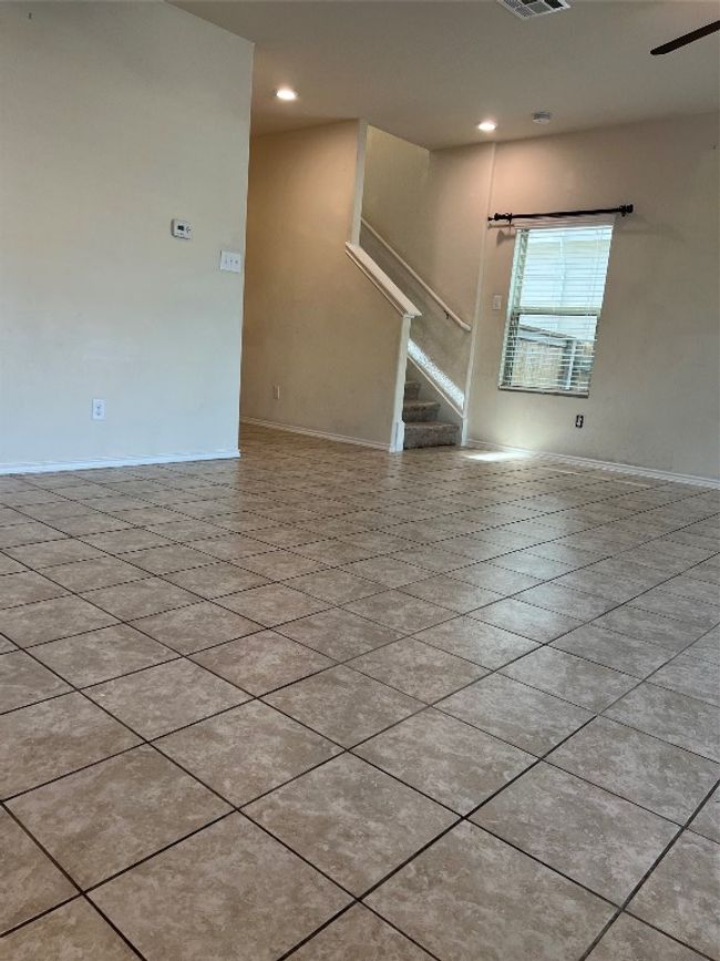 Lg family room-tile | Image 7