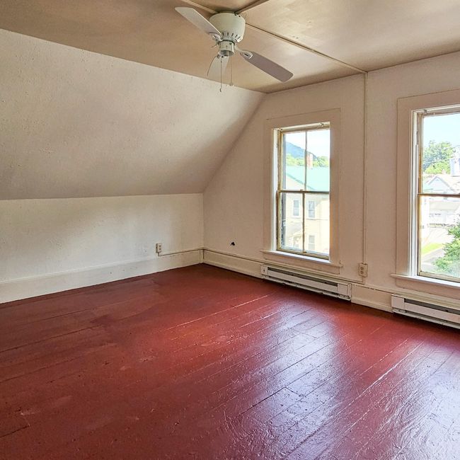 61 Williams St, Home with 0 bedrooms, 3 bathrooms and null parking in Bellows Falls VT | Image 12
