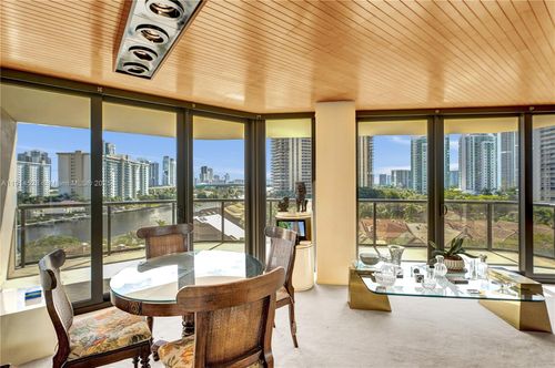 apt-7b-19667 Turnberry Way, Aventura, FL, 33180-4853 | Card Image