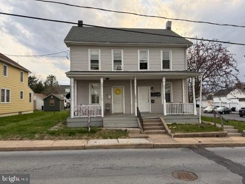 33-35 Banks St, Penbrook, PA, 17103-2070 | Card Image