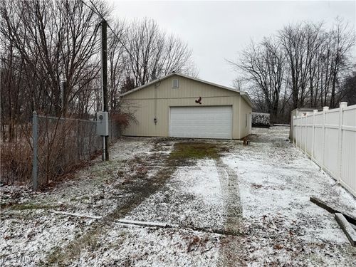 9076 E Southview St, Minerva, OH, 44657-9776 | Card Image