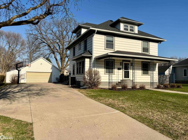 1010 Center St, House other with 4 bedrooms, 3 bathrooms and null parking in Manning IA | Image 5