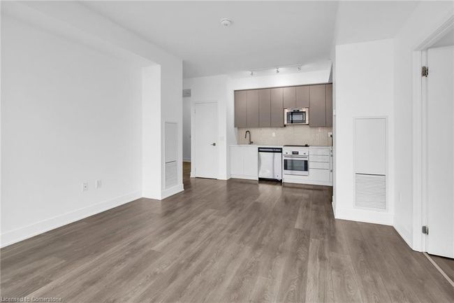 3207 - 2916 7 Highway, House attached with 2 bedrooms, 2 bathrooms and 1 parking in Vaughan ON | Image 21