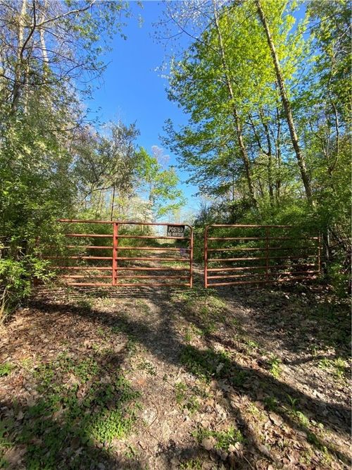 220 Porterfield Hill Rd, Cowansville, PA, 16218-2006 | Card Image