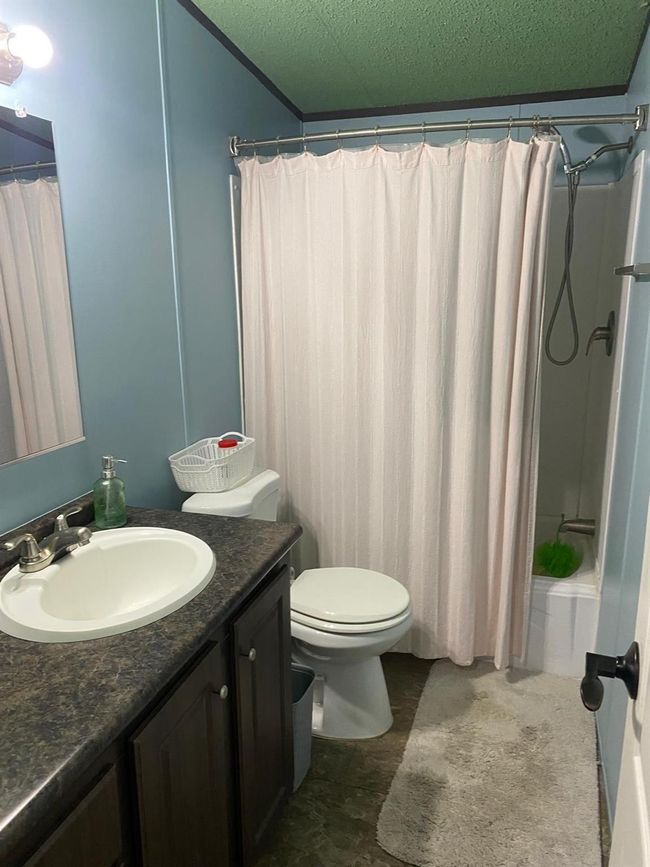 Bathroom #3 | Image 14