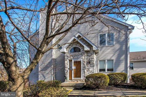 2508-2508 Fairway Dr, YORK, PA, 17402-7782 | Card Image